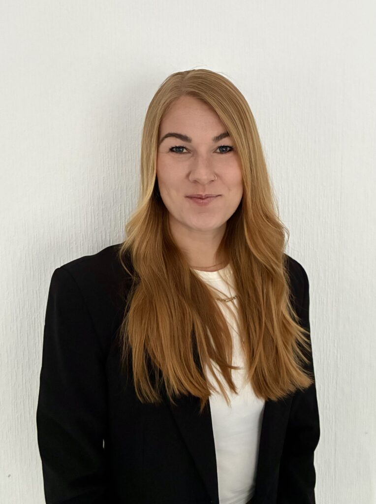 Dr. Lea Decker
