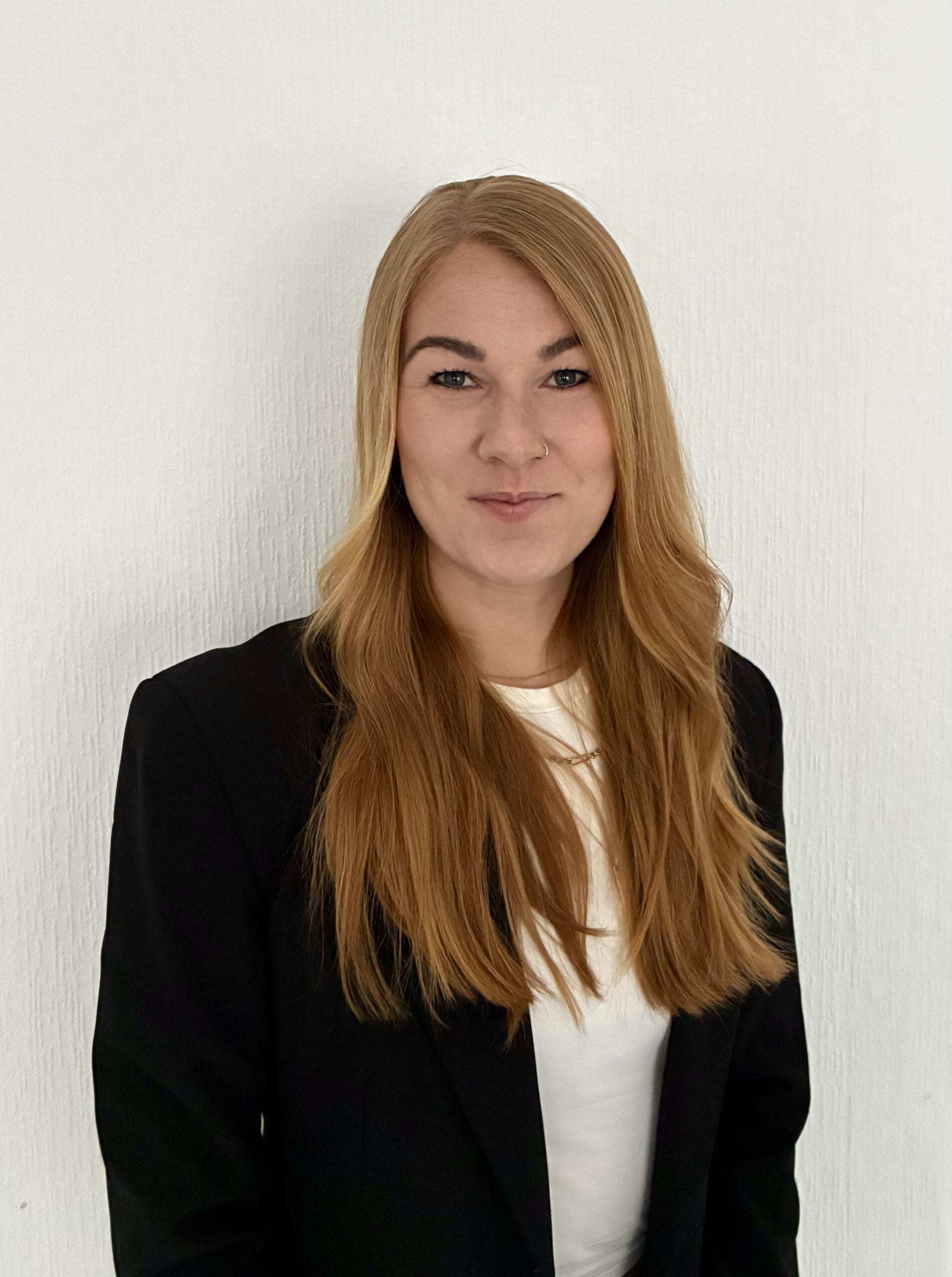 Dr. Lea Decker